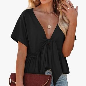 Black Short sleeve V-neck Crop Top.